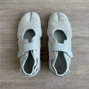 Nike Air Rift Photon Dust